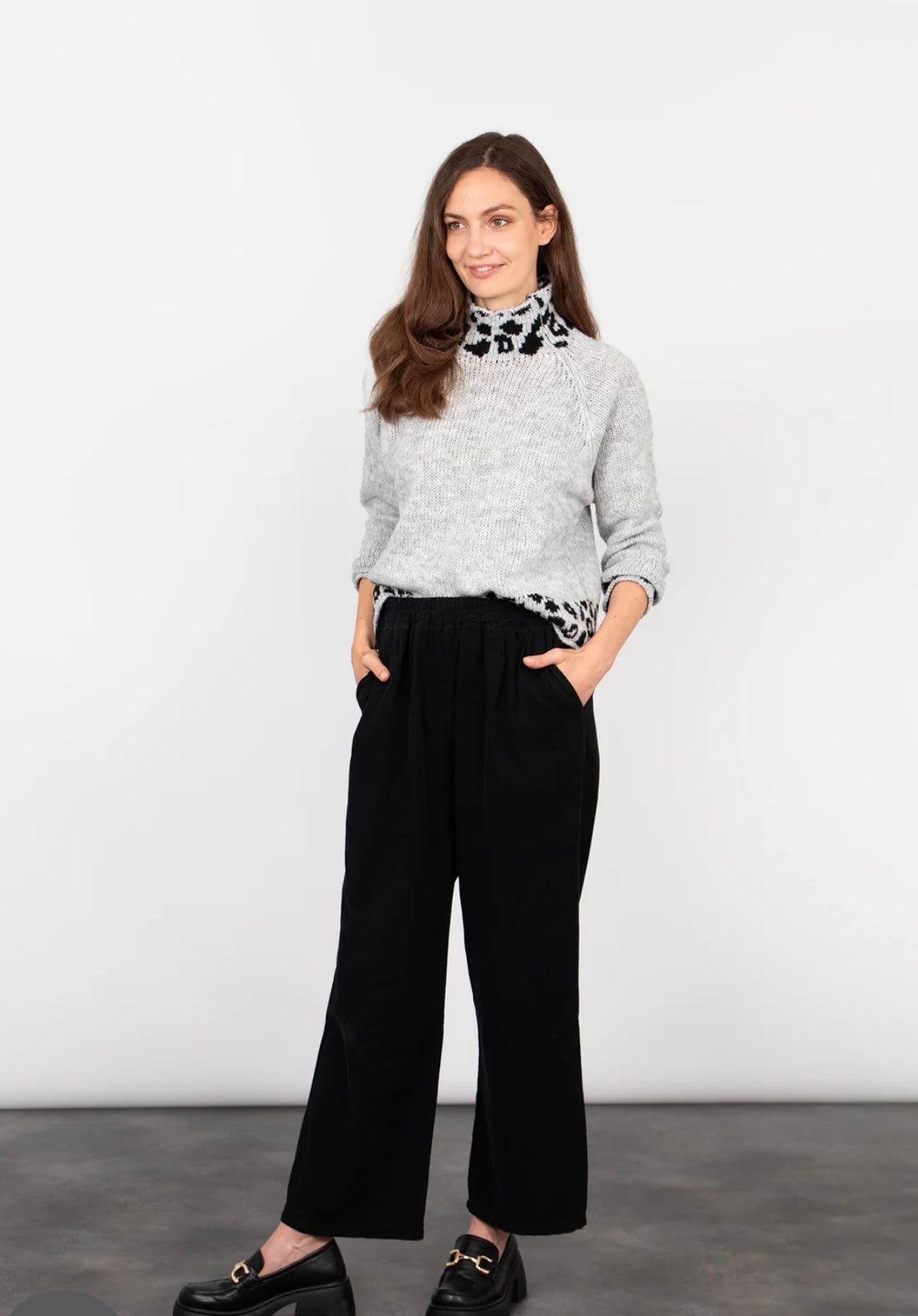 Della Wide Leg Cropped Trouser - Baby Cord Black